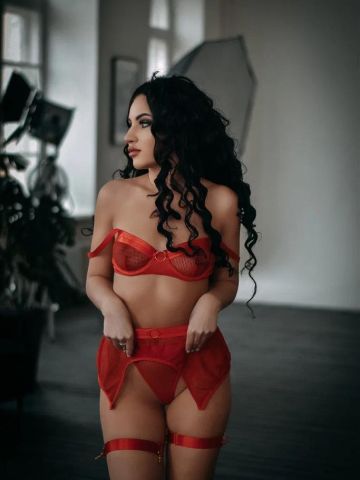 Анна Красивая Шатенка